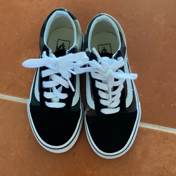 Vans - Picture 3 of 6